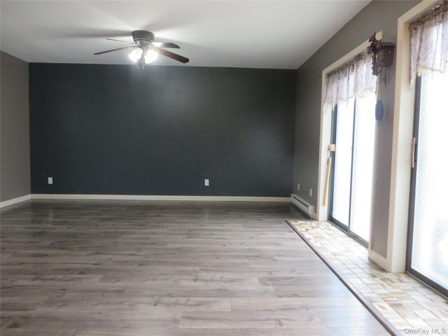 5909 Chelsea Cove N, Hopewell Junction, NY 12533