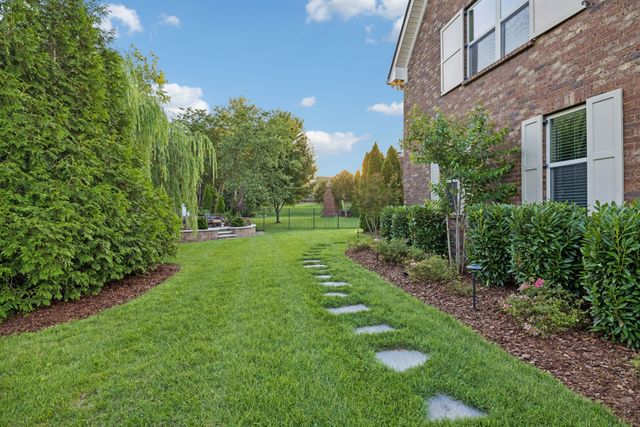 1663 Sunset Park Dr, Nolensville, TN 37135