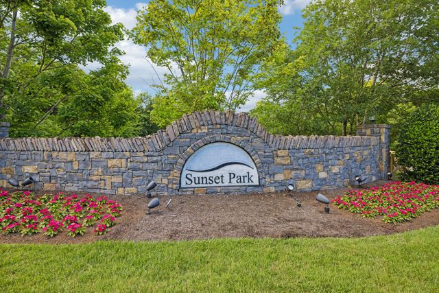 1663 Sunset Park Dr, Nolensville, TN 37135