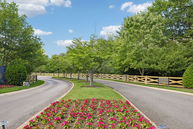 1663 Sunset Park Dr, Nolensville, TN 37135