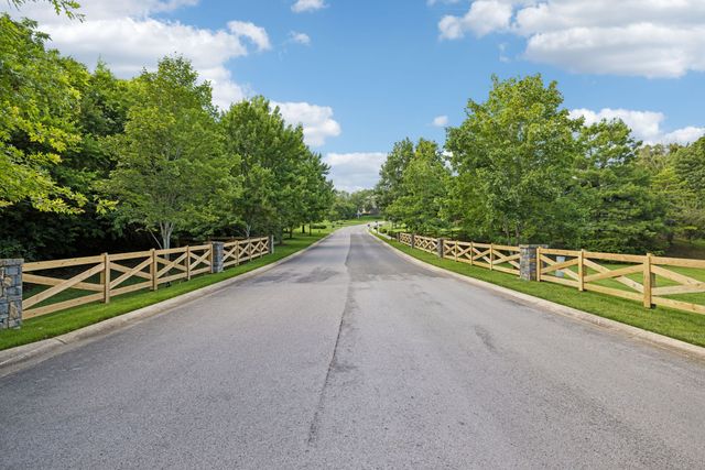 1663 Sunset Park Dr, Nolensville, TN 37135