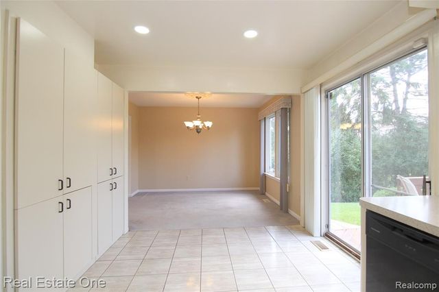 5590 Greenbriar Drive, West Bloomfield, MI 48322