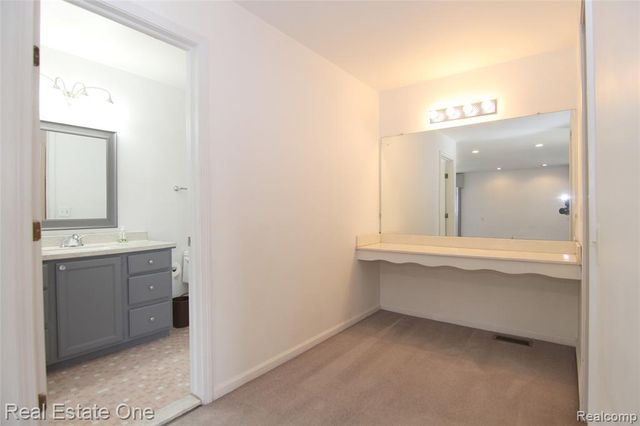 5590 Greenbriar Drive, West Bloomfield, MI 48322