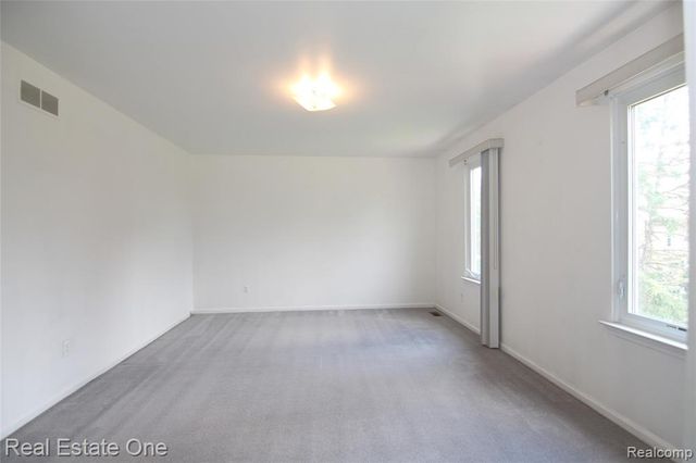 5590 Greenbriar Drive, West Bloomfield, MI 48322