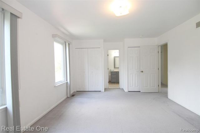 5590 Greenbriar Drive, West Bloomfield, MI 48322