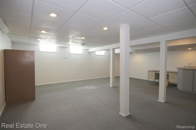 5590 Greenbriar Drive, West Bloomfield, MI 48322