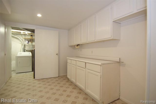 5590 Greenbriar Drive, West Bloomfield, MI 48322