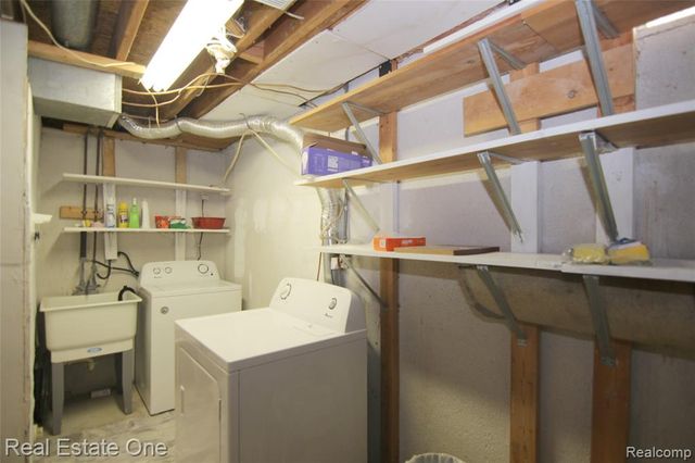 5590 Greenbriar Drive, West Bloomfield, MI 48322