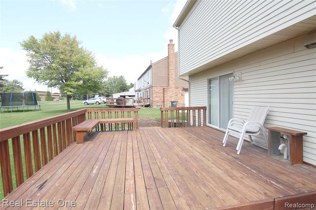 5590 Greenbriar Drive, West Bloomfield, MI 48322