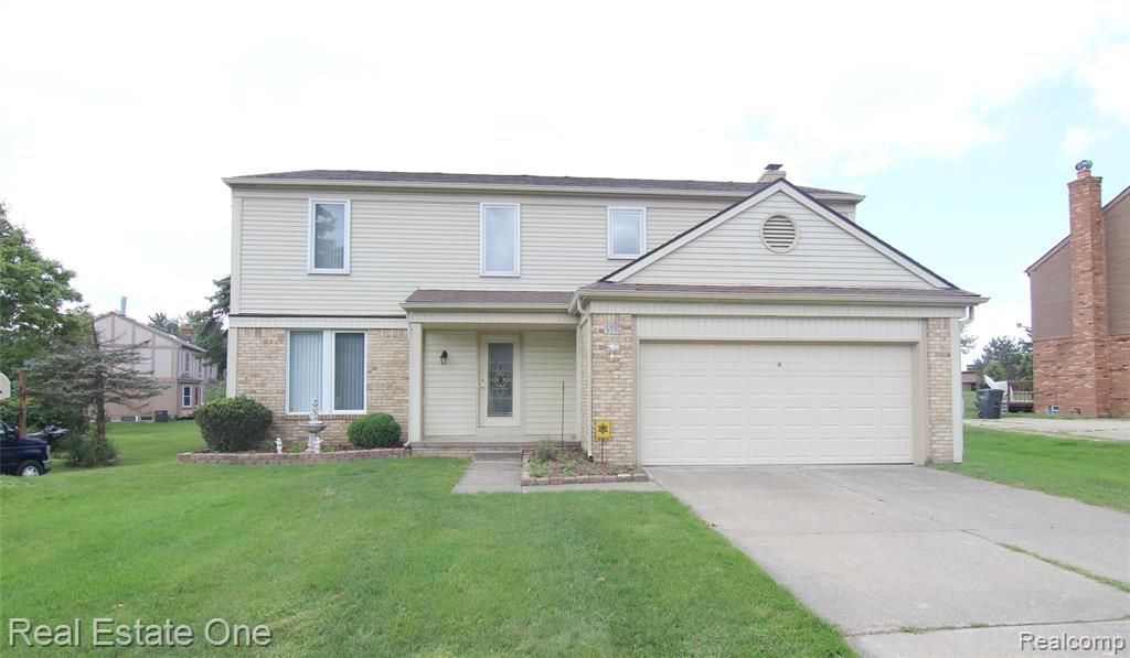 5590 Greenbriar Drive, West Bloomfield, MI 48322