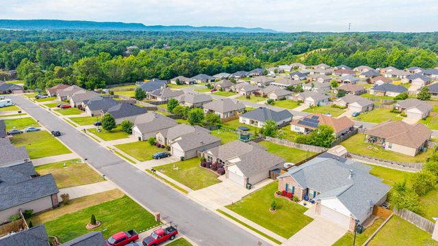 120 Hillshire Loop, Hot Springs, AR 71913