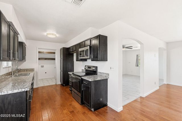 380 Brinca Court, Rio Rico, AZ 85648