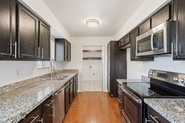 380 Brinca Court, Rio Rico, AZ 85648