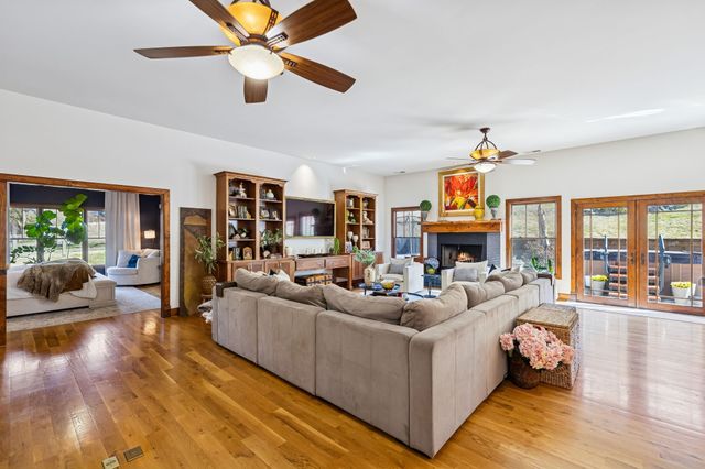 4556 Gossburg Rd, Beechgrove, TN 37018