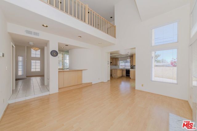 7442 Bobbyboyar Avenue, West Hills (los Angeles), CA 91307