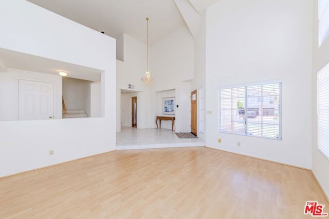 7442 Bobbyboyar Avenue, West Hills (los Angeles), CA 91307