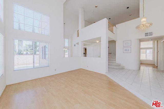 7442 Bobbyboyar Avenue, West Hills (los Angeles), CA 91307