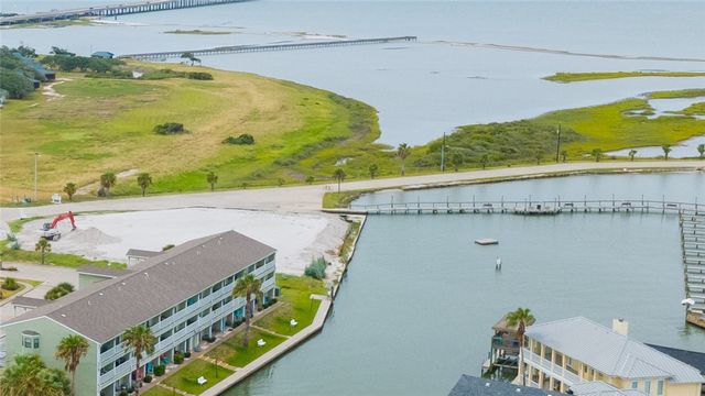 2292 FULTON BEACH Road N 402, Rockport, TX 78382