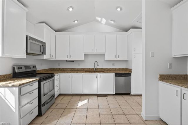 217 N Saratoga ST, Suffolk, VA 23434