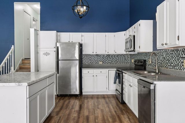 2053 Edgerton Street, Maplewood, MN 55117