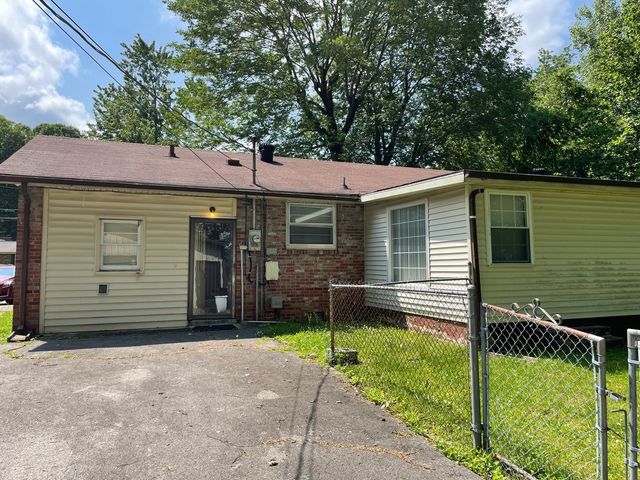230 Downer Dr, Clarksville, TN 37042