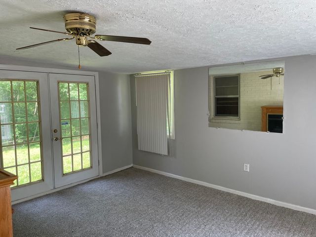 230 Downer Dr, Clarksville, TN 37042