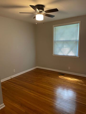230 Downer Dr, Clarksville, TN 37042