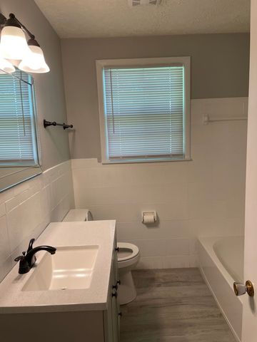 230 Downer Dr, Clarksville, TN 37042