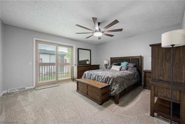 5564 Storrington Oval, Parma, OH 44134