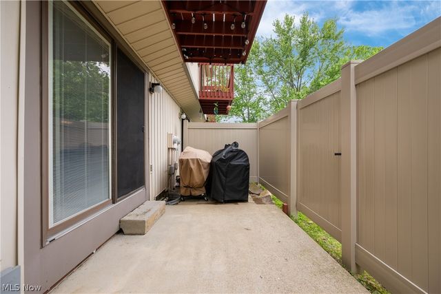 5564 Storrington Oval, Parma, OH 44134