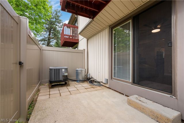 5564 Storrington Oval, Parma, OH 44134