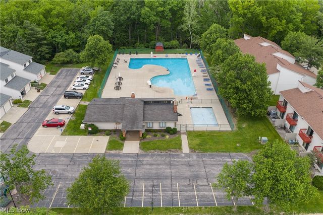 5564 Storrington Oval, Parma, OH 44134
