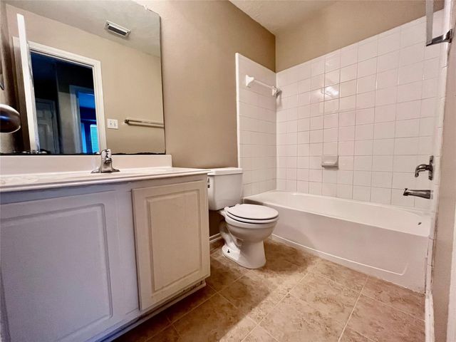 2811 Hackamore Hollow Lane, Houston, TX 77014