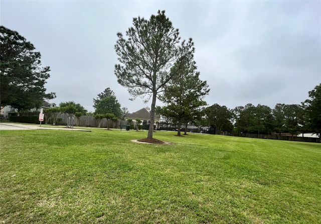 2811 Hackamore Hollow Lane, Houston, TX 77014