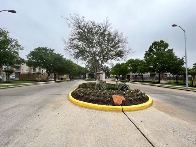 2811 Hackamore Hollow Lane, Houston, TX 77014
