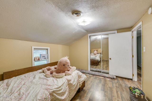 212 Weaver Hill Road, Johnson City, TN 37601