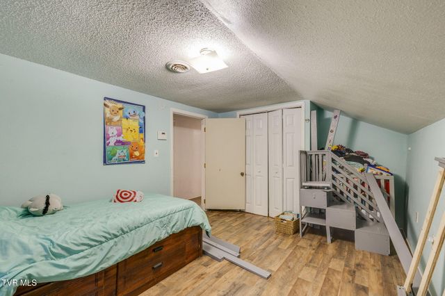 212 Weaver Hill Road, Johnson City, TN 37601