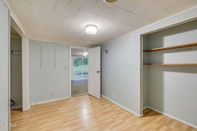 212 Weaver Hill Road, Johnson City, TN 37601