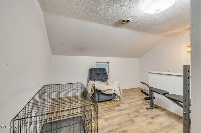 212 Weaver Hill Road, Johnson City, TN 37601