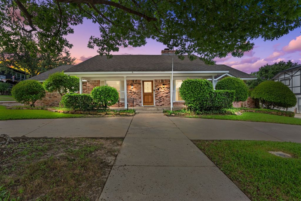 7725 Westwind Drive, Fort Worth, TX 76179