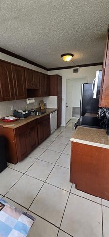 1300 NE Miami Gardens Dr 720E, Miami, FL 33179