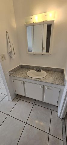 1300 NE Miami Gardens Dr 720E, Miami, FL 33179