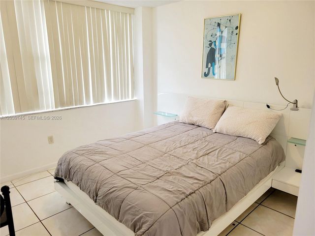 1300 NE Miami Gardens Dr 720E, Miami, FL 33179