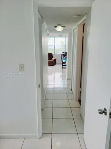 1300 NE Miami Gardens Dr 720E, Miami, FL 33179