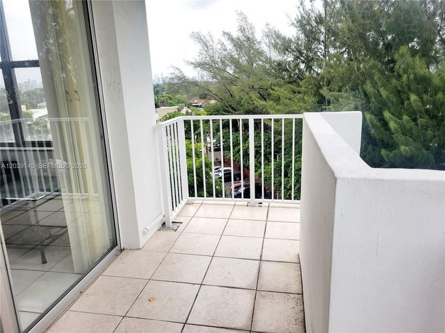 1300 NE Miami Gardens Dr 720E, Miami, FL 33179
