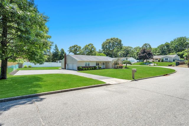 5 Half Hollow Road, Selden, NY 11784