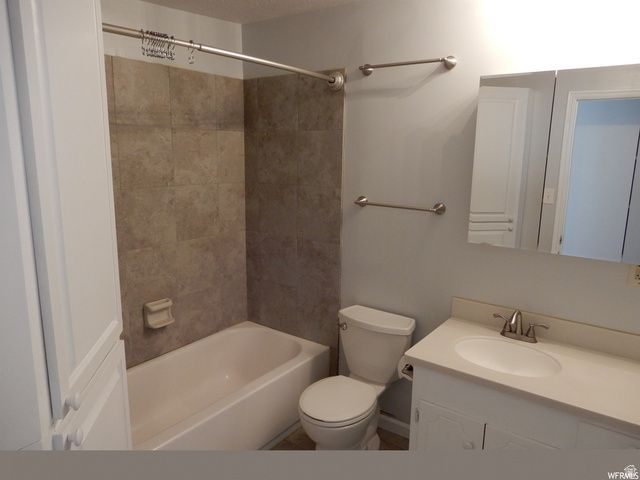 490 S AVERETT AVE, Springville, UT 84663