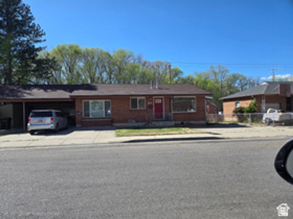 490 S AVERETT AVE, Springville, UT 84663