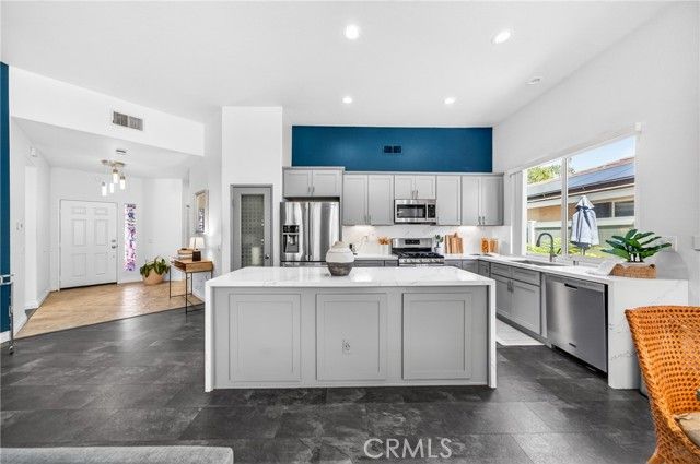 27432 Cobble, Corona, CA 92883