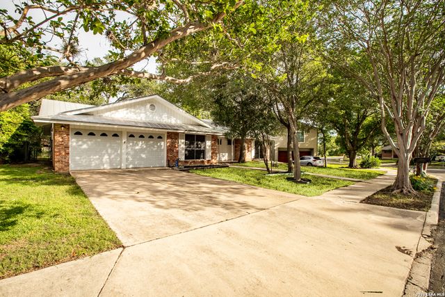 6702 Forest Dell St, San Antonio, TX 78240